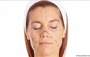 چهل سال زندگی بدون لبخند از ترس چین و چروک