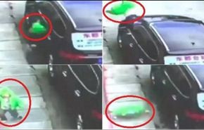 شاهد ماذا حدث لطفل يسقط من الطابق الـ3 ث؟!