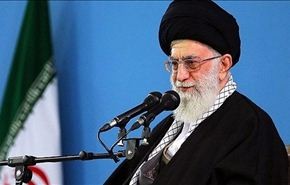 آية الله خامنئي: الوقوف بحزم بوجه الحظر يفشل خطط الاعداء+صور