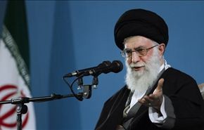 آية الله خامنئي: مهندسونا ضحوا بالنفس والنفیس دفاعا عن الوطن