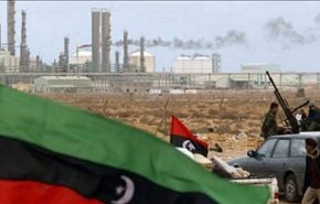 مسلحون يسيطرون على حقول نفطية جنوب شرق ليبيا