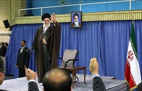 آية الله خامنئي يؤكد ضرورة الحفاظ على التوازن مع البيئة+صور