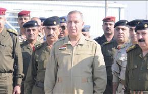 صور/ وزير الدفاع العراقي يقود طائرة حربية بنفسه لقصف 