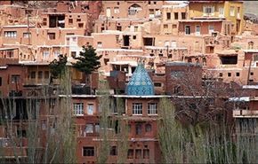 صور.. نصف مليون سائح زاروا قرية ابيانة التاريخية باصفهان
