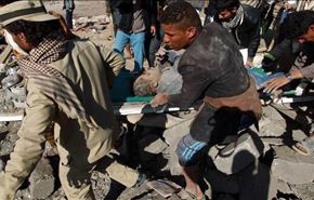 مجزرة للعدوان في صنعاء واليمنيون يقتحمون مواقع سعودية