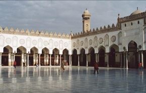الأزهر بين تطرفين