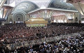 آية الله خامنئي يحذر من محاولات الاعداء بث الفرقة الطائفية