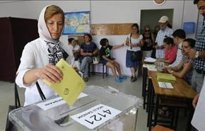حزب اردوغان يتصدر الانتخابات بتركيا لكنه قد يخسر الغالبية المطلقة