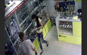 فيديو... ماذا فعل شاب بـ