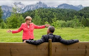 شاهد: صورة ميركل مع أوباما في G7 تفجر صفحات الإنترنت