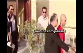 شاهد.. اجبار أحد المفرج عنهم بقرار رئاسي بمصر على السجود