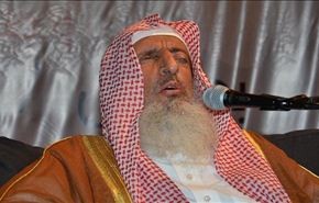 ماذا قال مفتي السعودية عن من يفرط في التعقيم؟