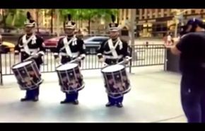 شاهد.. مقدم برنامج كاد ان يقتل موسيقيا