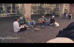 شاهد.... لقطات مجمعة تظهر الإنسانية باجمل صورها