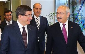 اوغلو يجري مشاورات مع المعارضة لتشكيل الحكومة التركية
