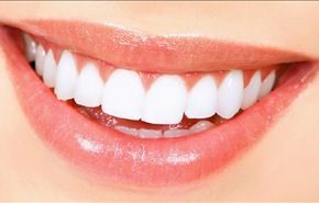 بالصور... كيف تحولت امرأة لمصاصة دماء ولماذا؟