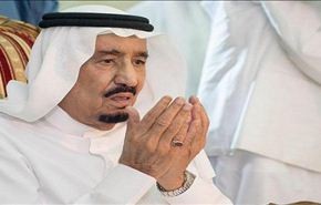 الملك السعودي يستجم على شواطئ فرنسا ويُغرق اليمنيين في بحر من الدماء والجوع
