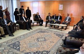 ظريف يلتقي ممثلي الفصائل الفلسطينية بلبنان، على ماذا أكد؟