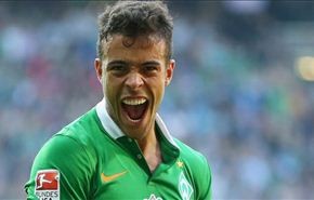 شاهد هذا اللاعب يحتفل بفوز فريقه على طريقته الخاصة+فيديو