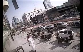 شاهد شاب ينجو باعجوبة من موت محتوم!