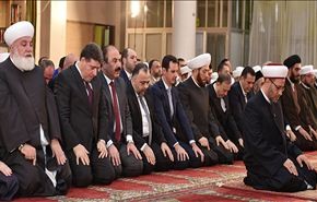 الرئيس الأسد يؤدي صلاة العيد بجامع العادل بدمشق