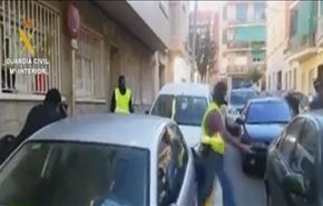 فيديو/ توقيف اثنين من عناصر 