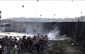 اشتباكات بين الفلسطينيين والاحتلال بمدن وقرى الضفة الغربية