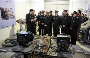 عرض آخر الإنجازات البحرية الدفاعية للقوة البحرية الإيرانية
