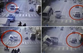 قوة غريبة تقلب 3 سيارات بالصين.. شاهد بنفسك!