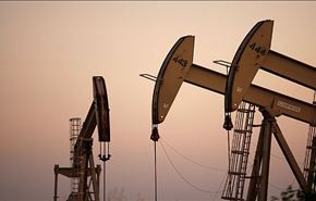 أسعار النفط تهبط إلى أدنى مستوياتها منذ 7 أعوام