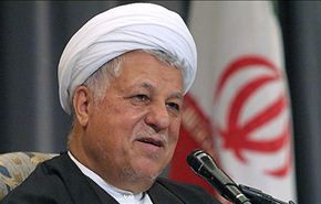 رفسنجاني: دول الشرق والغرب تتنافس للتعاون مع ايران