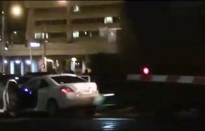 شاهد.. كيف صدم قطار سيارة في حادث مروع؟!