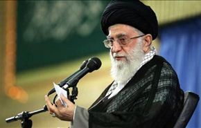 قائد الثورة: الاهتمام بالشعر لا يتعارض مع توجهات الحوزات العلمية