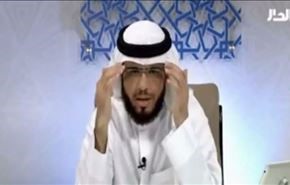 داعية وهابي: تدخل بابا نويل وتخرج حورية ! +فيديو