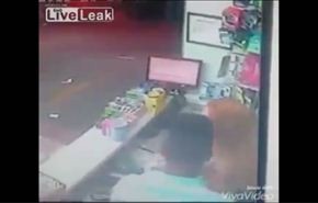 بالفيديو.. لحظة وفاة لص بنوبة قلبية مفاجئة!