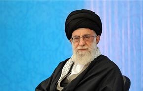 آية الله خامنئي: العزيمة والمثابرة السبيل لافشال مؤامرات الاعداء