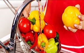أسهل طريقة لتنظيف أغذيتكم من المبيدات