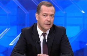 مدفيديف يصف سياسة ميركل في مجال الهجرة بانها 