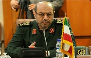 وزير الدفاع يجري محادثات مع الرئيس الروسي بموسكو
