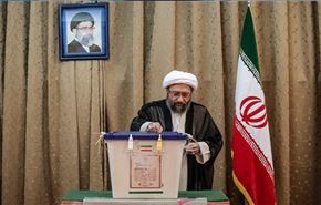آملي لاريجاني: الشعب الايراني لايولي اهتماما لايحاءات الاجانب