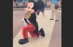 شاهد رد فعل طفلة شاهدت 