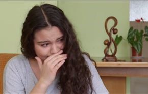 شاهد طفلة سورية حولتها الحرب من موهبة موسيقية لعاملة