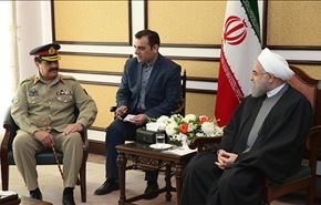 روحاني: التعاون بين القوات الايرانية والباكستانية يدعم استقرار المنطقة