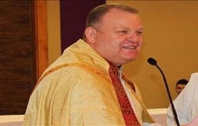 قس يستولي على اموال اللاجئين ويخسرها بالقمار