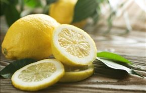 بعد قراءة هذا الخبر لن ترمي قشر الليمون..