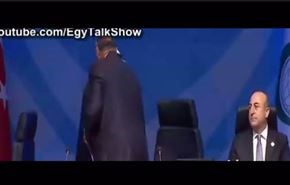 شاهد سامح شكري يتجاهل 
