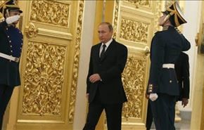 بالفيديو؛ تعرف على السلاح الأخطر الذي يحمله حراس بوتين!