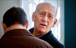 بالصور؛ كيف يعيش السجين إيهود أولمرت حياته بالمعتقل؟