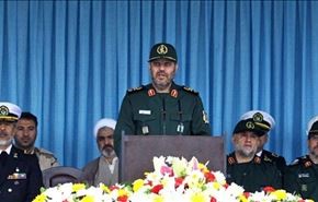 العميد دهقان: بعض الدول دعت ضيوفا غير مرحب بهم للمنطقة