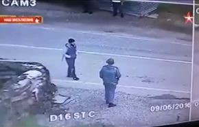 شاهد.. لحظة تفجير انتحاري نفسه في الشيشان